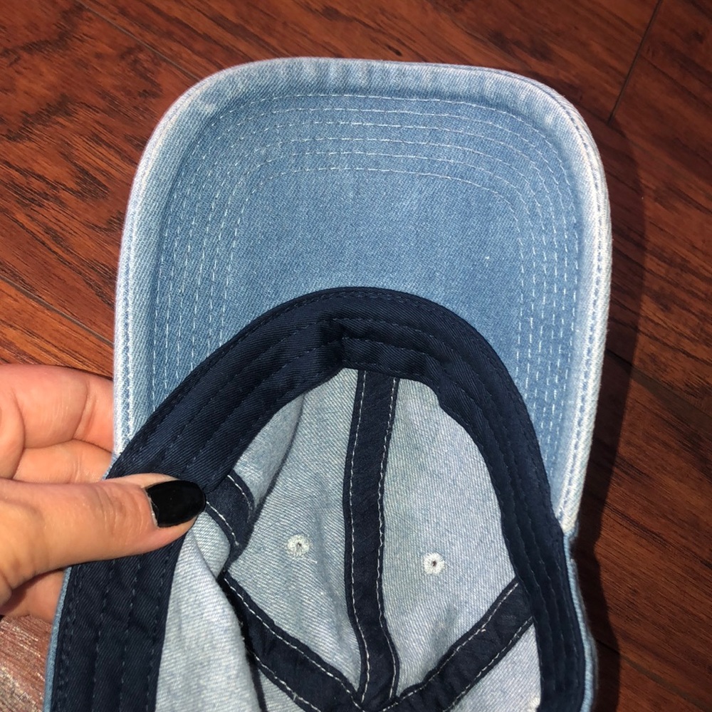 Baseball cap - Picture 6 of 6
